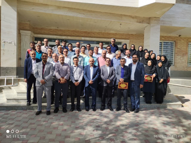 مراسم تقدیر از همیاران علمی (کارکنان) دانشگاه فسا به مناسبت روز کارمند